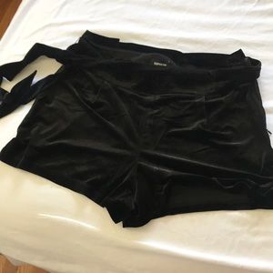 Velvet high waist tie shorts